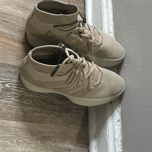 Wore once - Picture 2 of 4